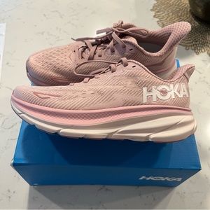 NEW Hoka Clifton 9 Pink Shoes size 6.5